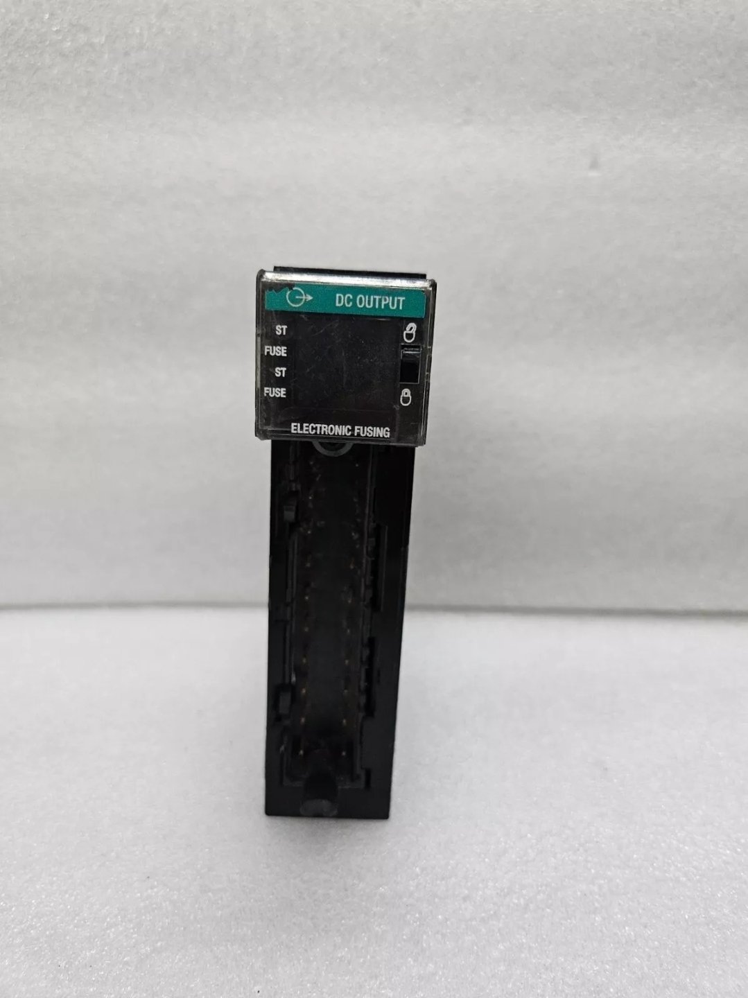 ALLEN BRADLEY 1756-OB16E OUTPUT MODULE CONTROLLOGIX