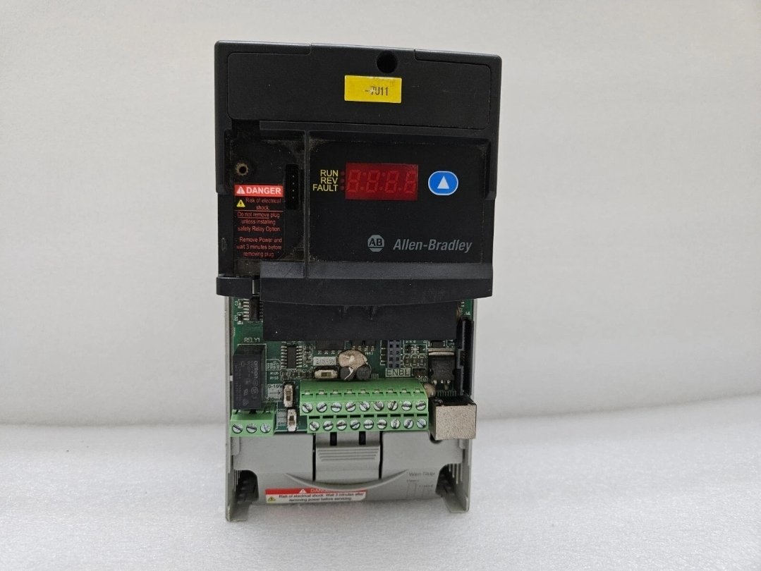 ALLEN BRADLEY 22D-D6P0N104 AC DRIVE
